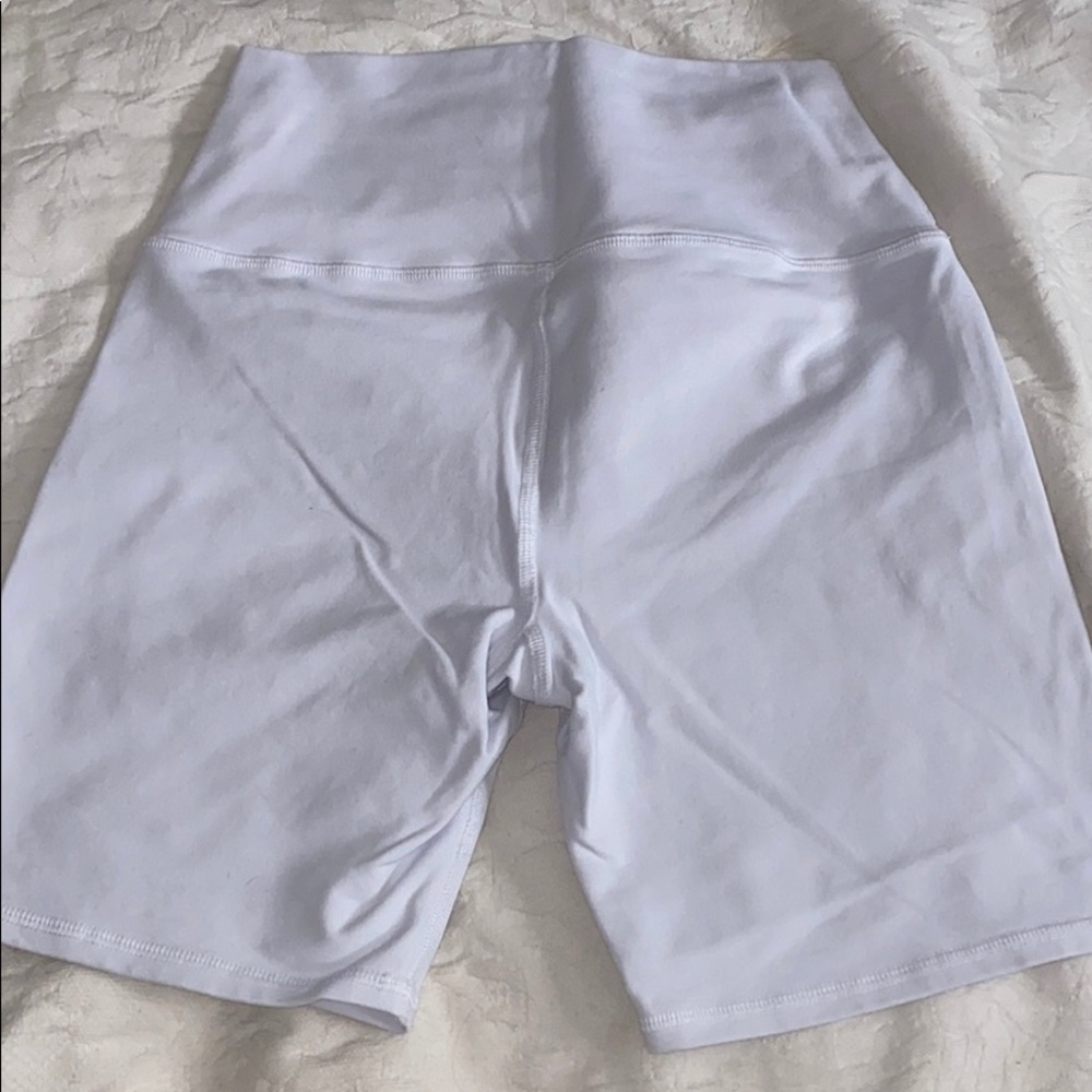 Alo yoga shorts - Picture 14 of 16